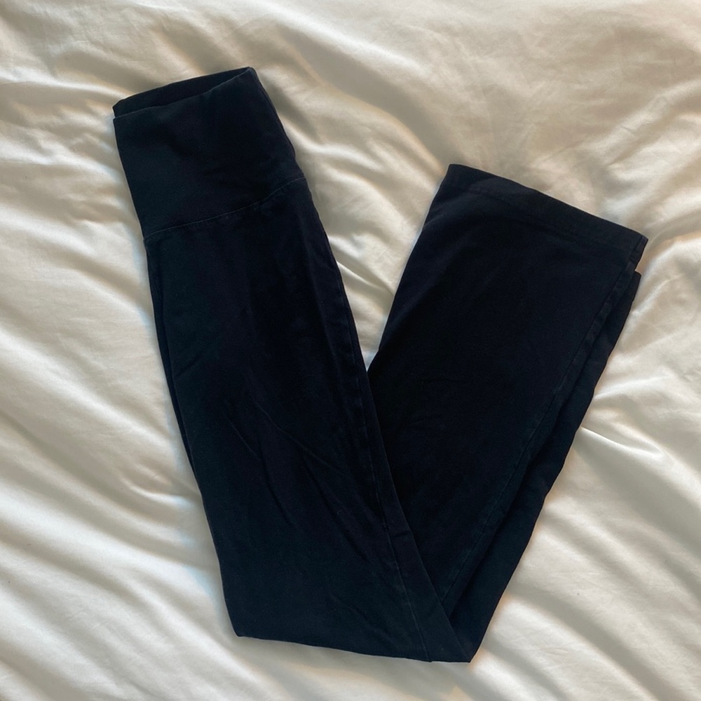 TNA Aritzia yoga pants